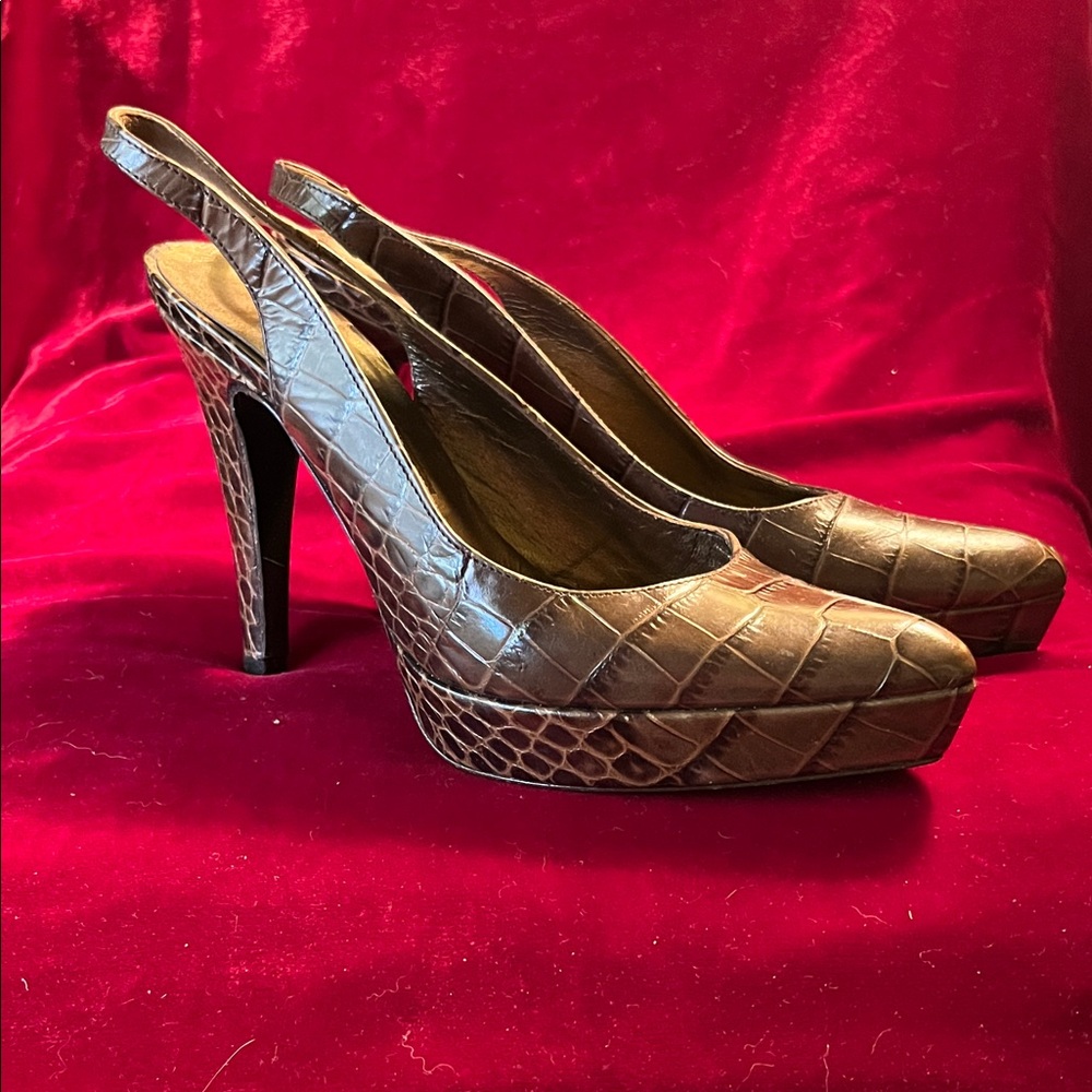CLASSIC Charles David Brown Croc-Embossed Slingback Heels